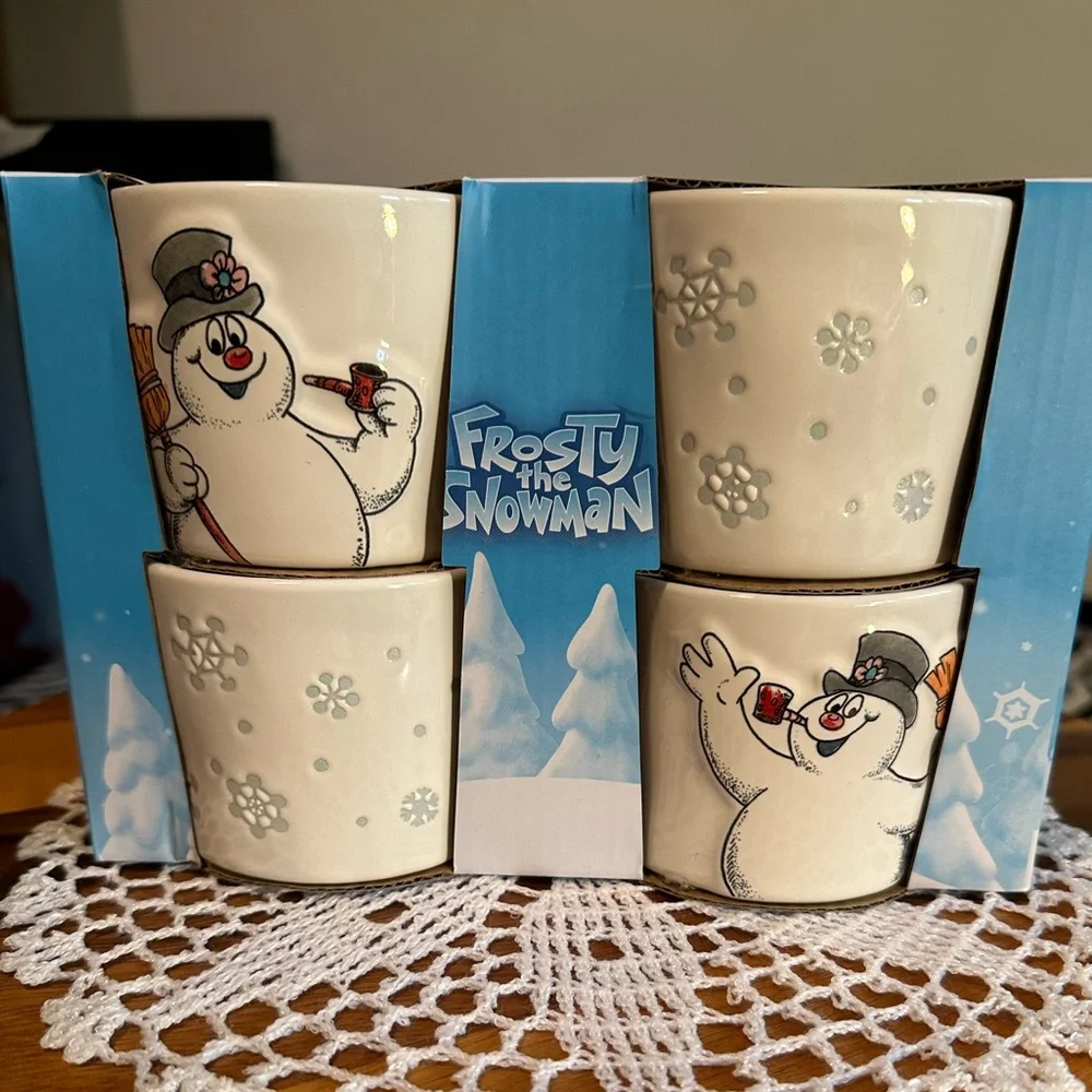 Ceramic “FROSTY THE SNOWMAN” ramekin set - Picture 1 of 9